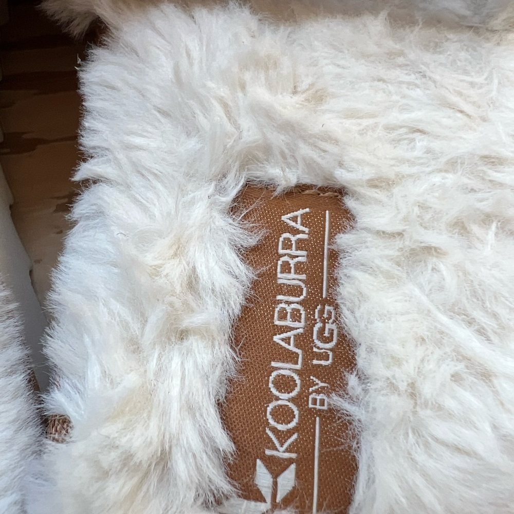 Koolaburra Cream Plush Slippers - Picture 3 of 7